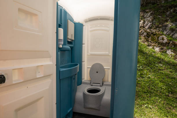 Best Porta potty delivery and setup  in Wells, MN